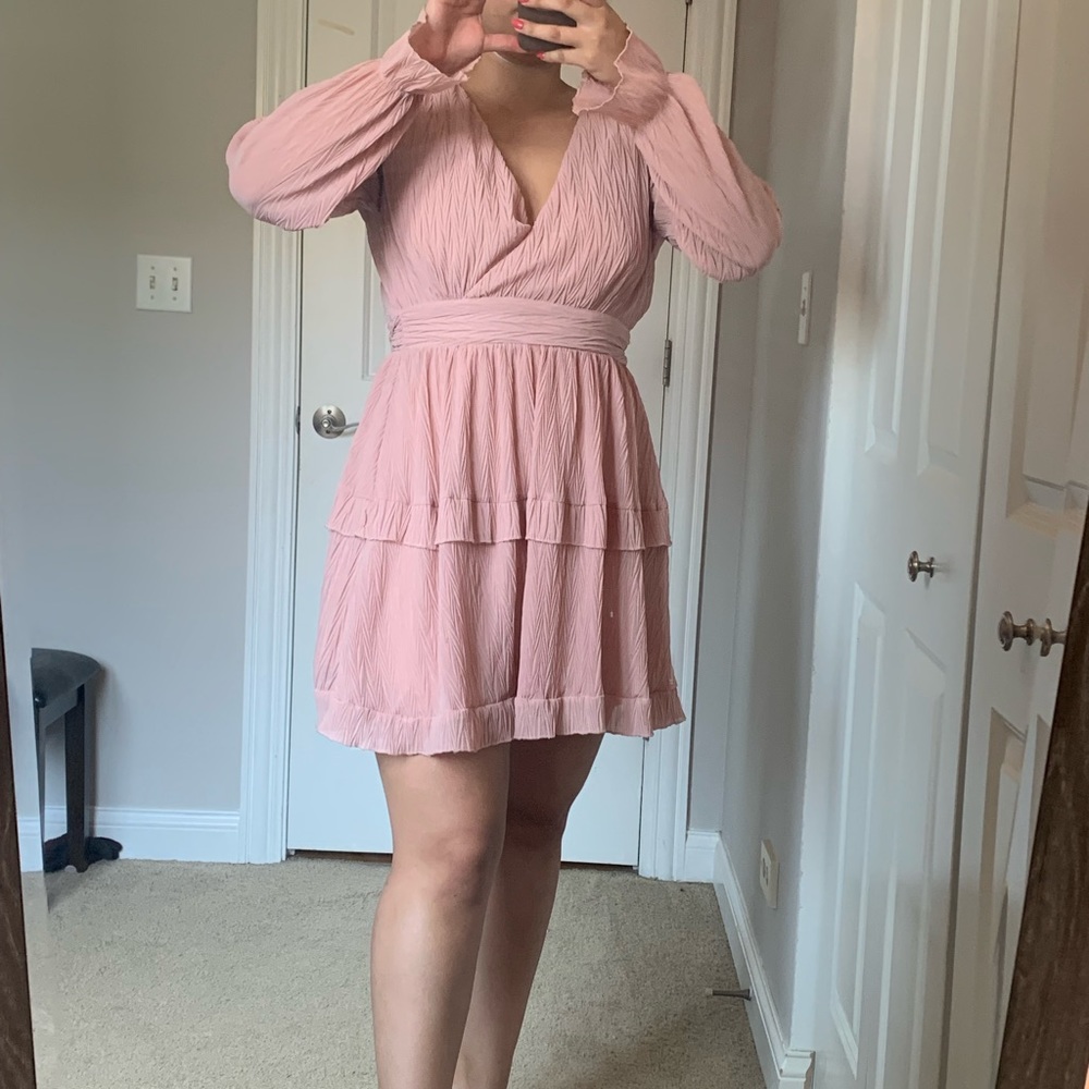 Flow pink dress. Zip up back